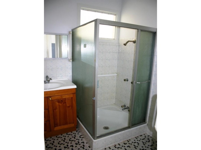 16 Chisholm Street, Stafford Heights QLD 4053