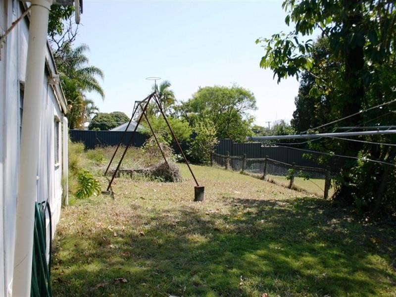 16 Chisholm Street, Stafford Heights QLD 4053