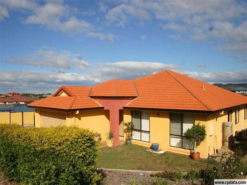 3 Crampton Court, Arana Hills QLD 4054