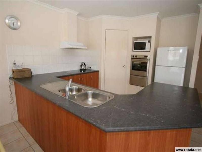 3 Crampton Court, Arana Hills QLD 4054