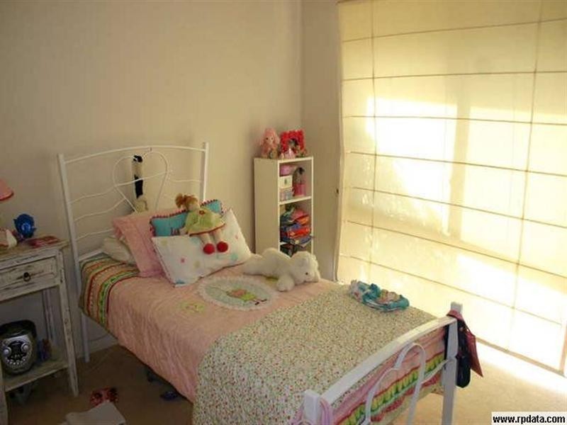 3 Crampton Court, Arana Hills QLD 4054