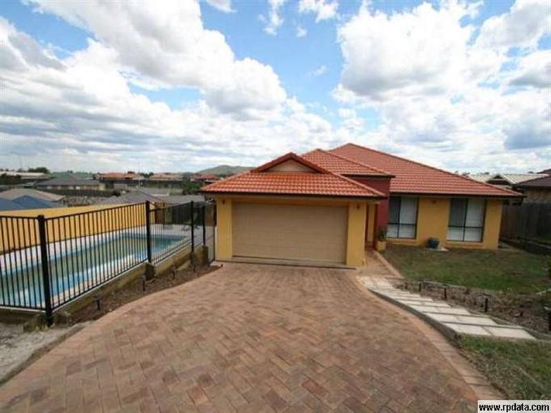 3 Crampton Court, Arana Hills QLD 4054