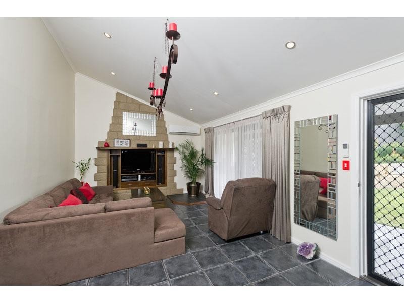 30 Bordeau Crescent, Petrie QLD 4502