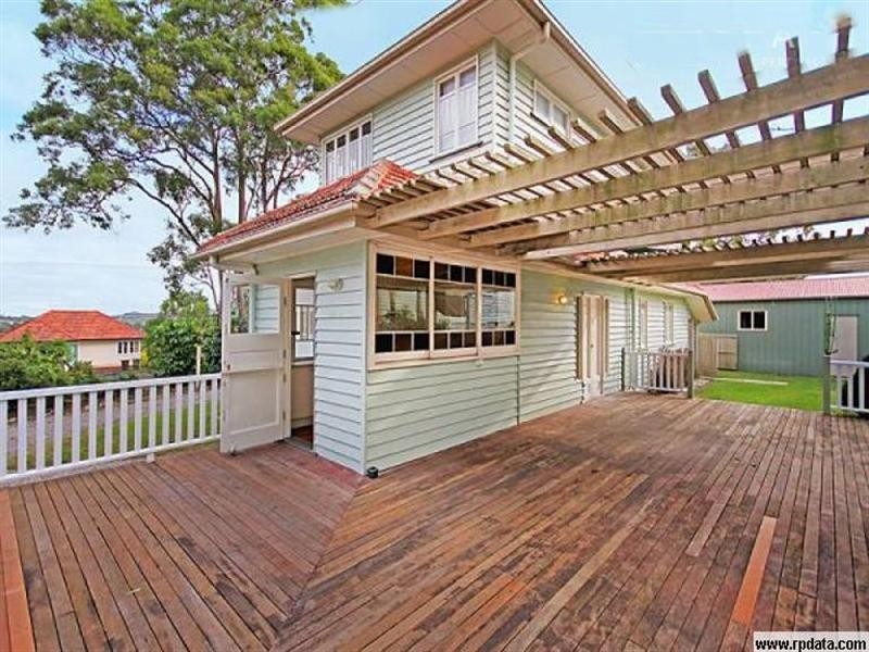 303 Banks Street, Ashgrove QLD 4060