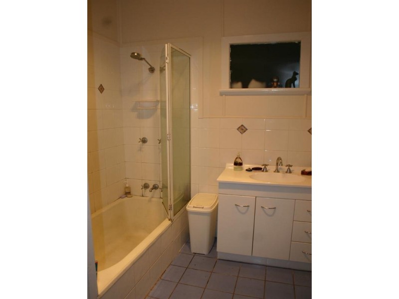 11 Bega Street, Grange QLD 4051