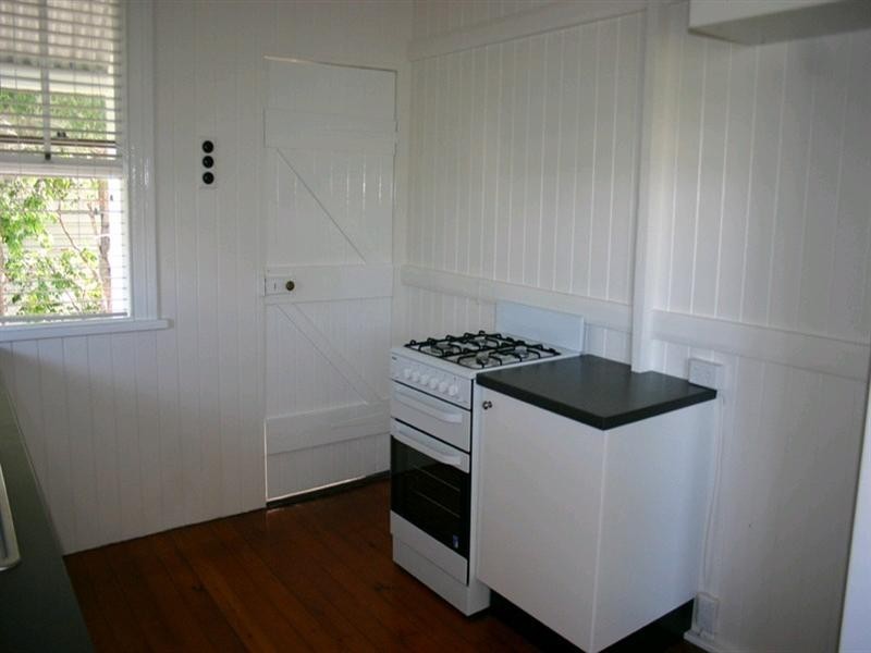 11 Dover Street, Wilston QLD 4051