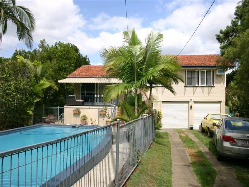 19 Kaiyar Street, Chermside West QLD 4032
