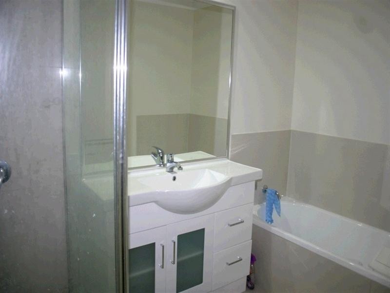 Rm 2/6a Lucy Street, Albion QLD 4010