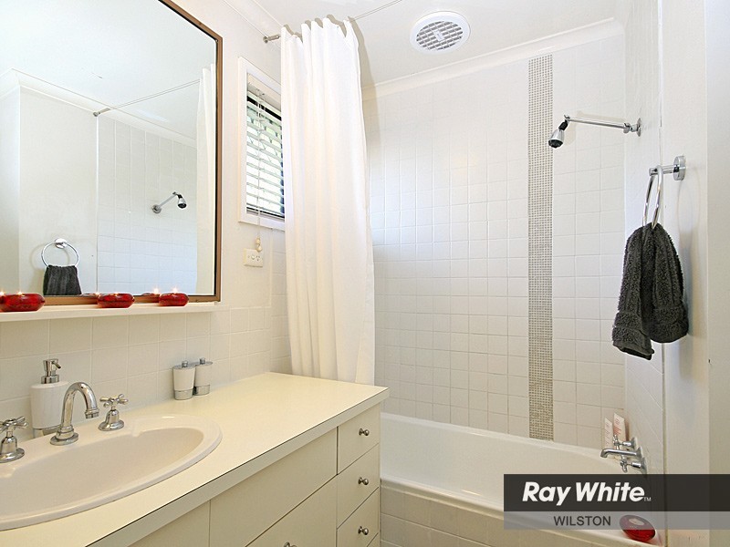26 Glenrosa Road, Red Hill QLD 4059