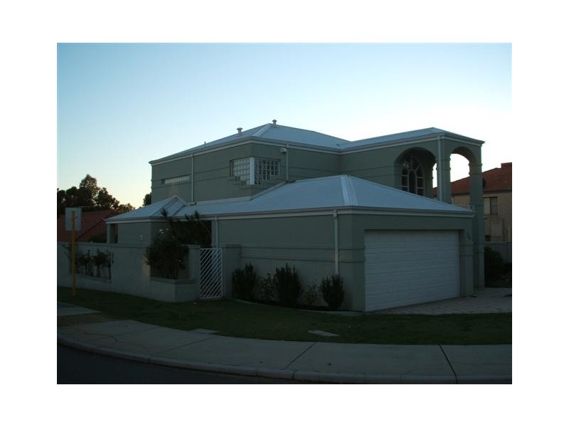 24 Crest Avenue, Mount Pleasant WA 6153