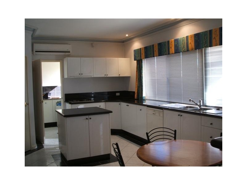 24 Crest Avenue, Mount Pleasant WA 6153