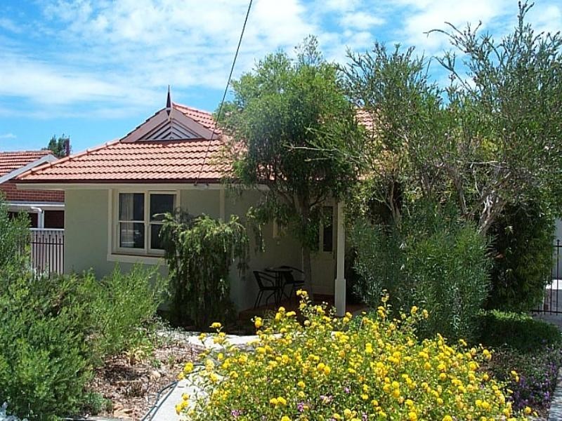 15 Hartfield Way, Westminster WA 6061