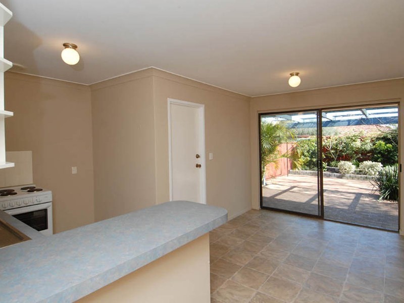 2/5 Western Avenue, Yokine WA 6060