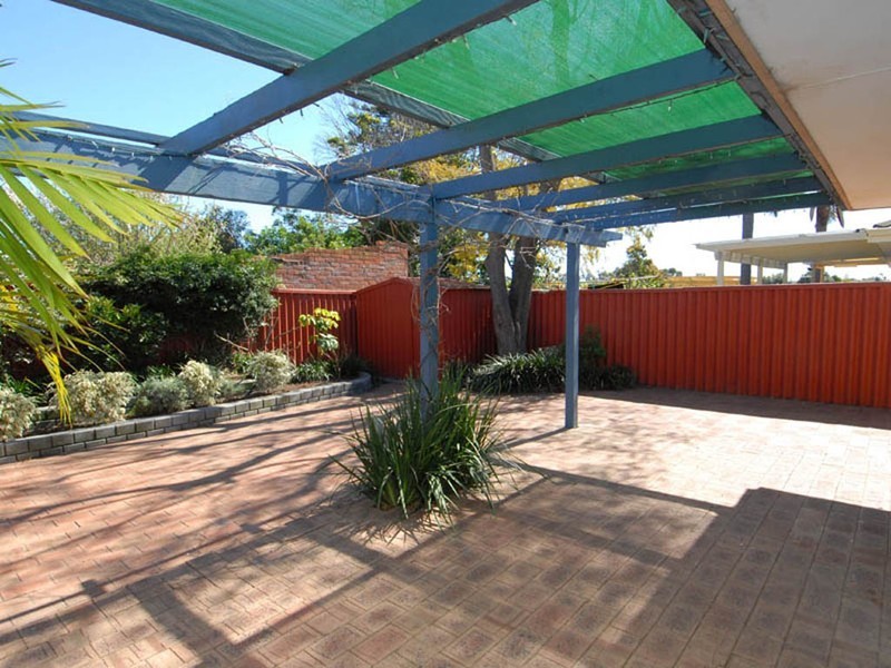 2/5 Western Avenue, Yokine WA 6060