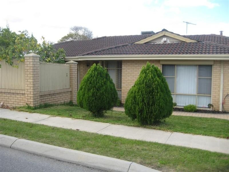 1/98 Flinders Street, Yokine WA 6060