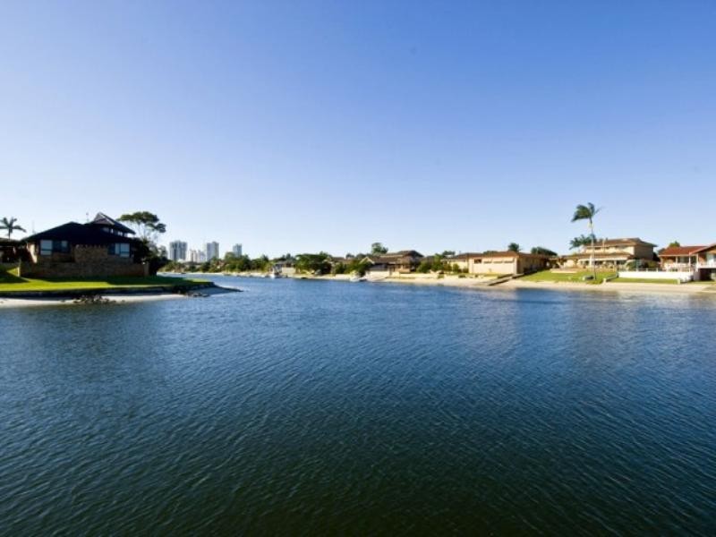 45 Markeri Street, Mermaid Waters QLD 4218