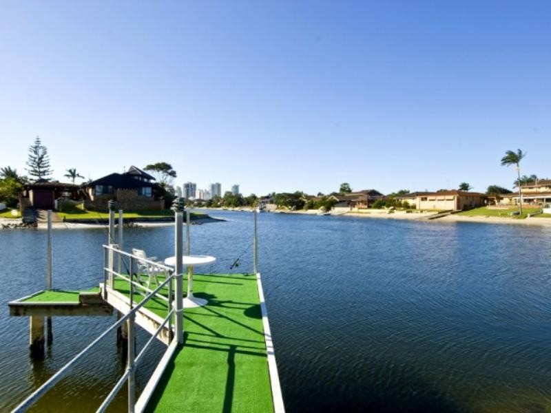 45 Markeri Street, Mermaid Waters QLD 4218