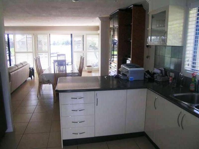 45 Markeri Street, Mermaid Waters QLD 4218