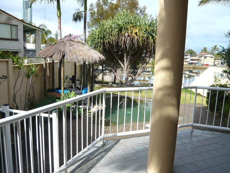 41 Sunrise Boulevard, Surfers Paradise QLD 4217