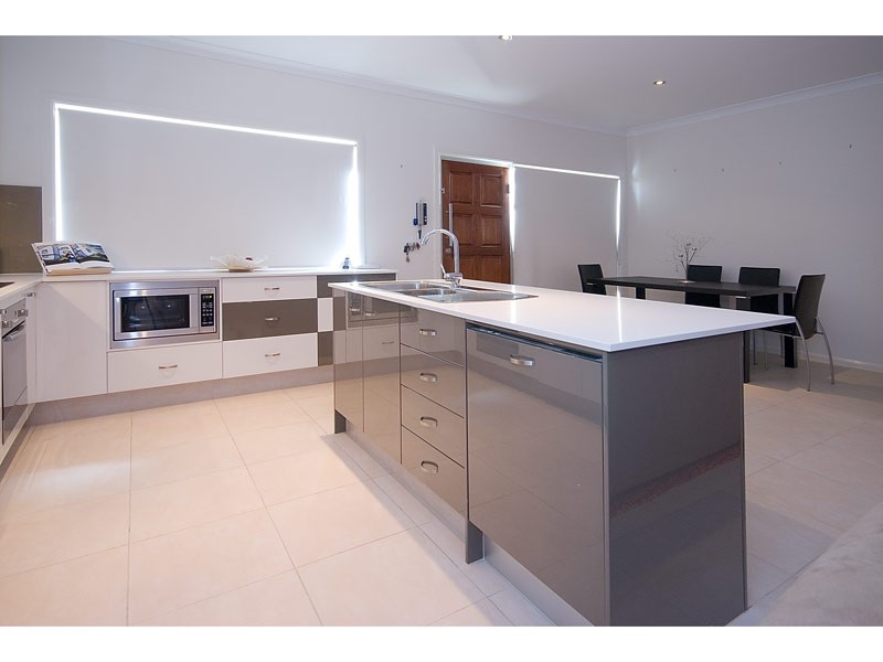 1/114 Slatyer Avenue, Bundall QLD 4217