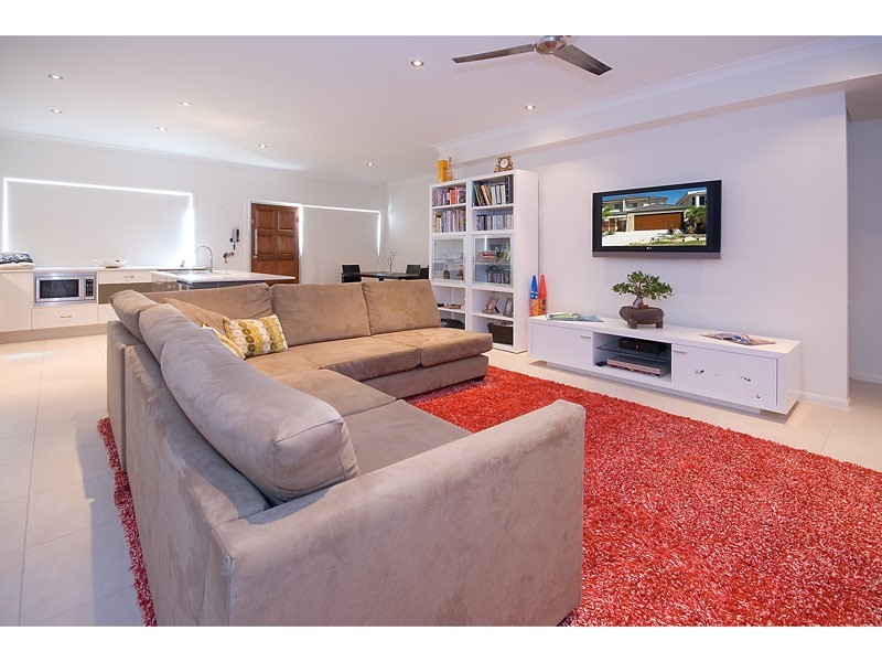 1/114 Slatyer Avenue, Bundall QLD 4217