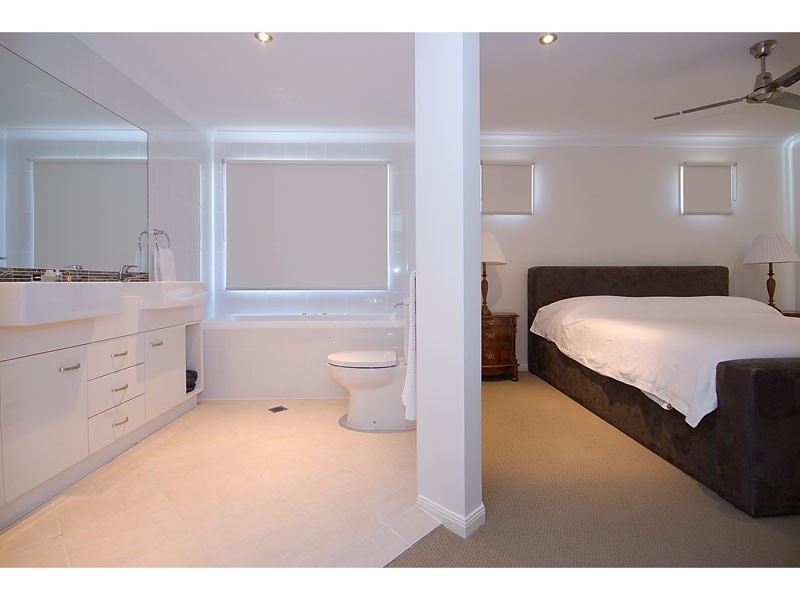 1/114 Slatyer Avenue, Bundall QLD 4217