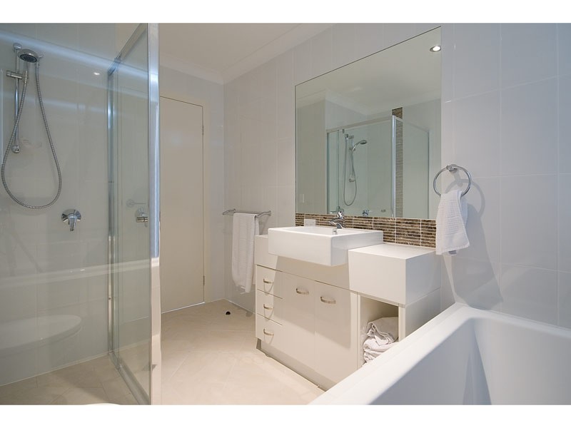 1/114 Slatyer Avenue, Bundall QLD 4217