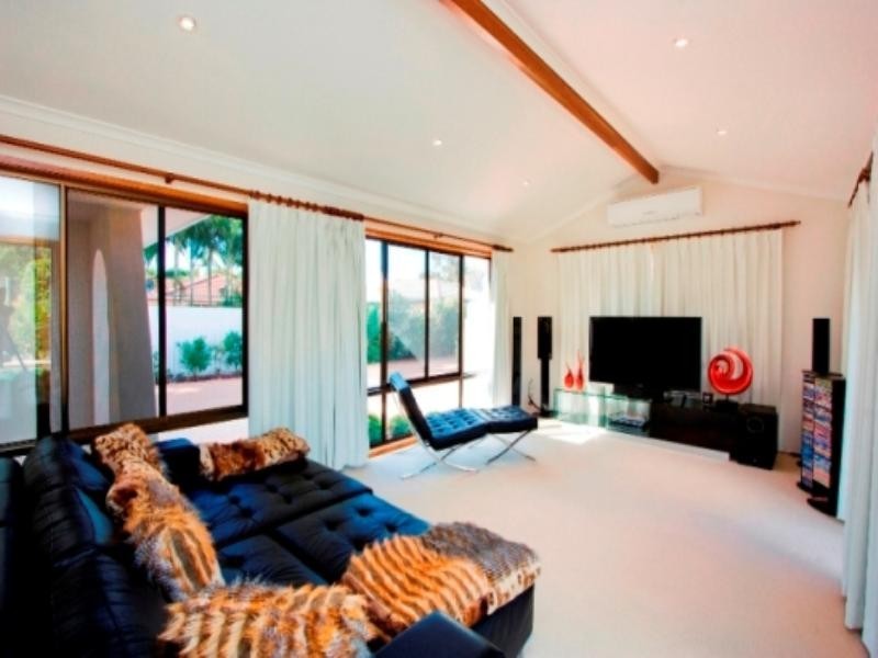 Broadbeach Waters QLD 4218