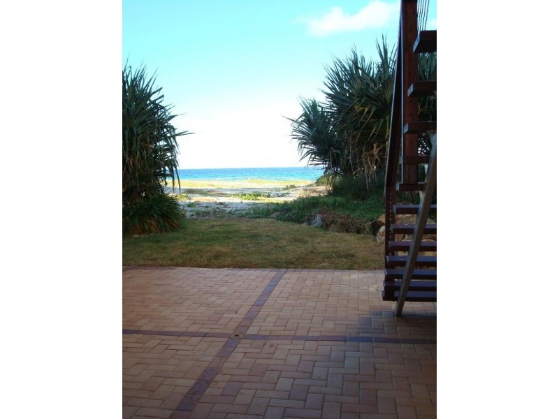 237 Hedges Avenue, Mermaid Beach QLD 4218