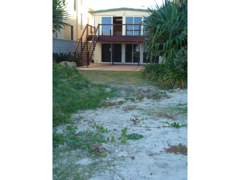 237 Hedges Avenue, Mermaid Beach QLD 4218