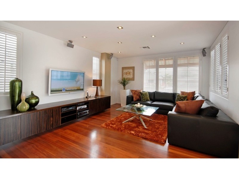 36 Hedges Avenue, Mermaid Beach QLD 4218