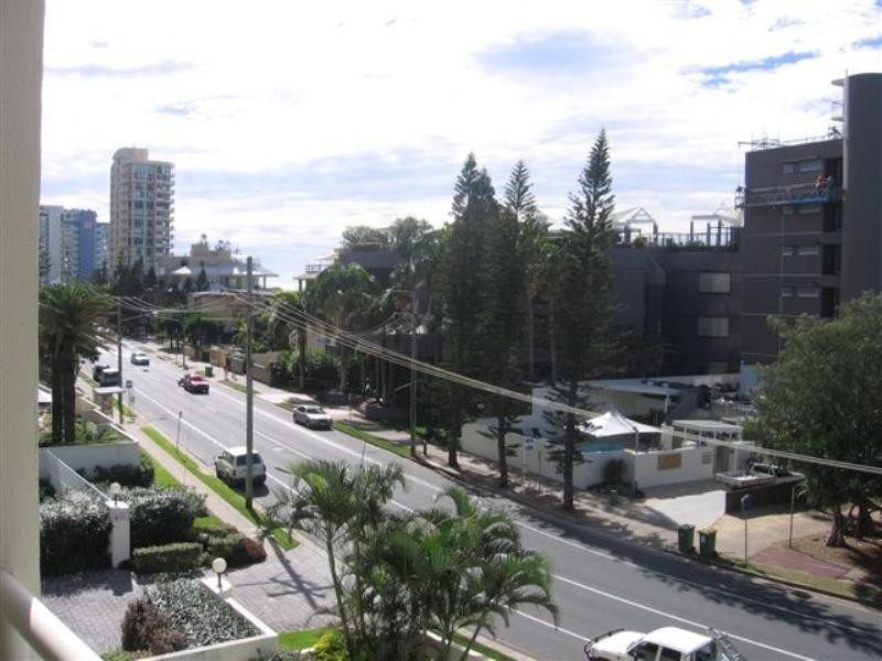 11/3508 Main Beach Parade, Main Beach QLD 4217