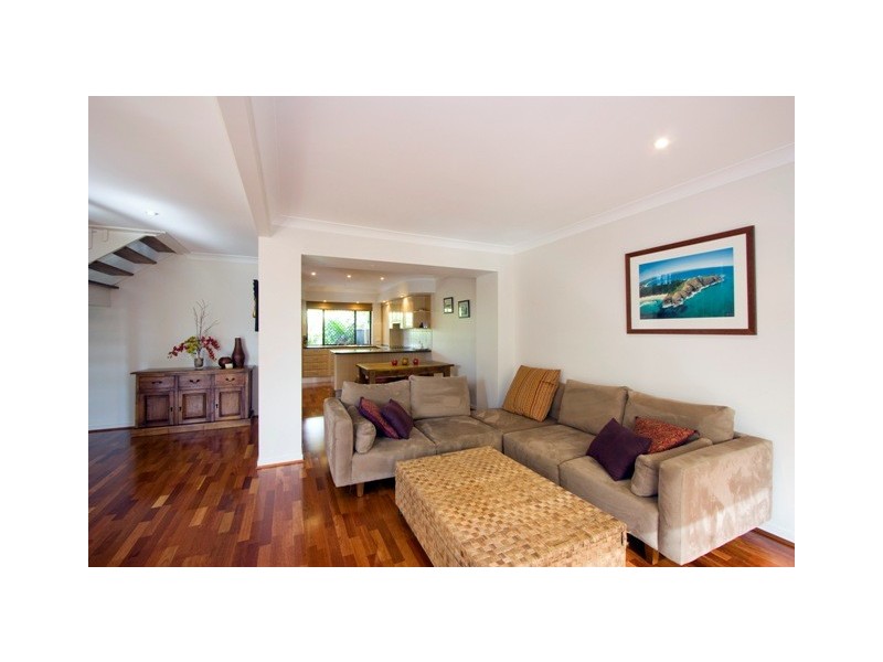 1 ‘Saint Agnes’, 7 Aquila Court, Mermaid Waters QLD 4218