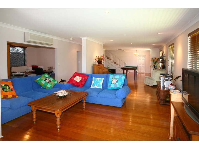 66 Boomerang Crescent, Sorrento QLD 4217