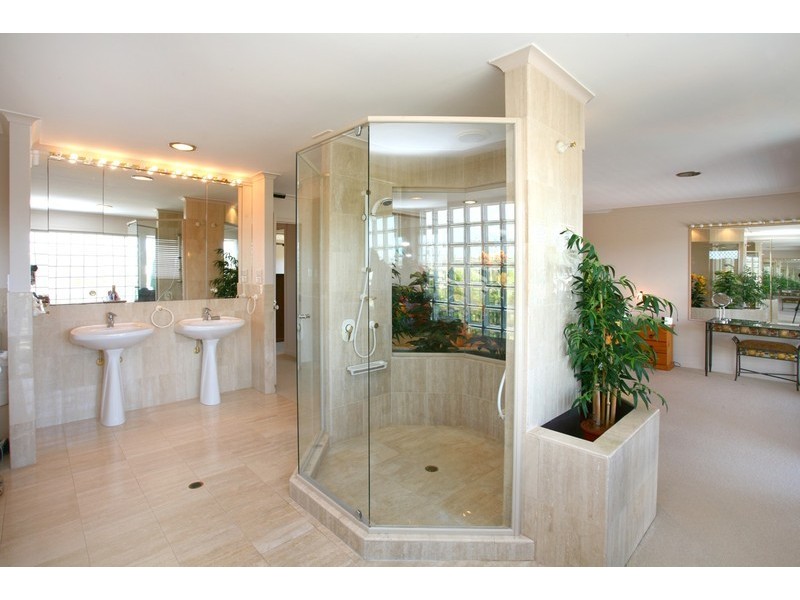 66 Boomerang Crescent, Sorrento QLD 4217