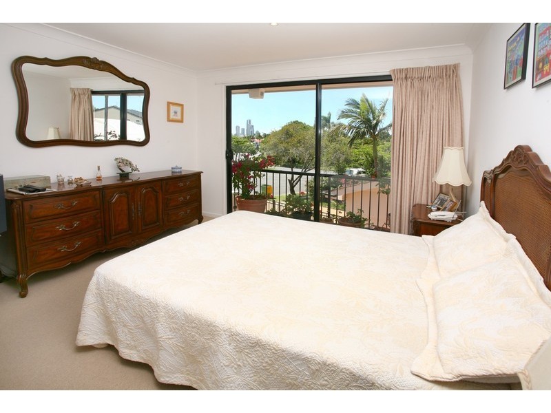 66 Boomerang Crescent, Sorrento QLD 4217