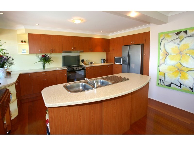 66 Boomerang Crescent, Sorrento QLD 4217