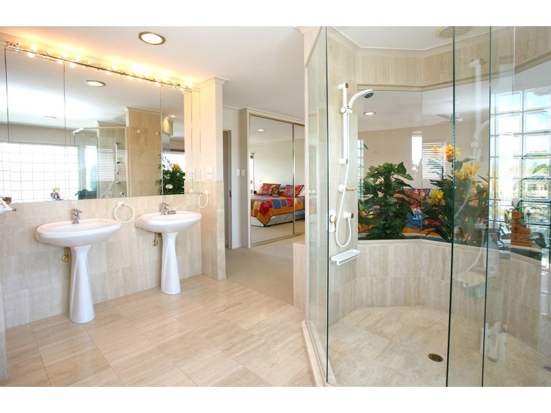 66 Boomerang Crescent, Sorrento QLD 4217