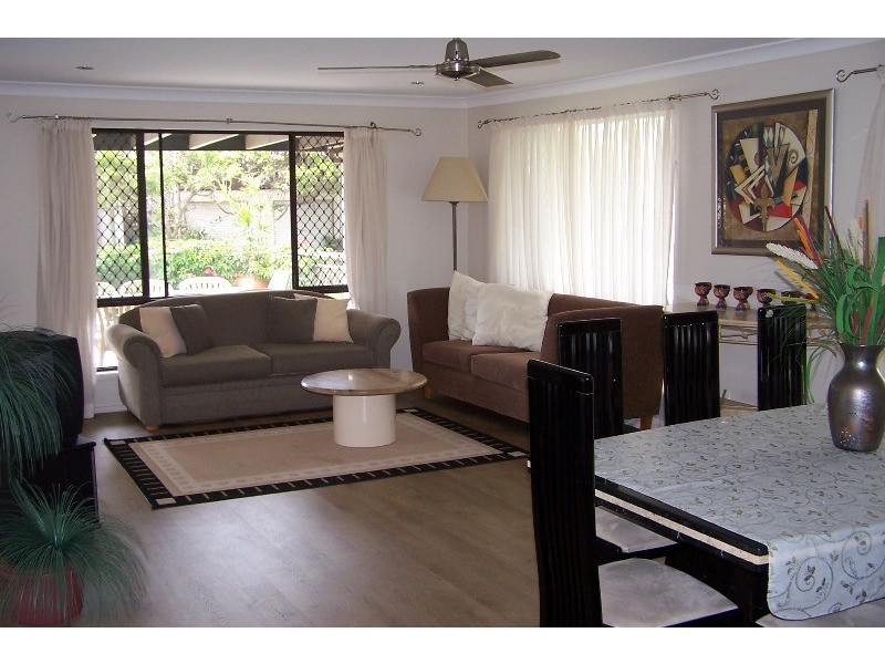 90 Albatross Avenue, Mermaid Beach QLD 4218