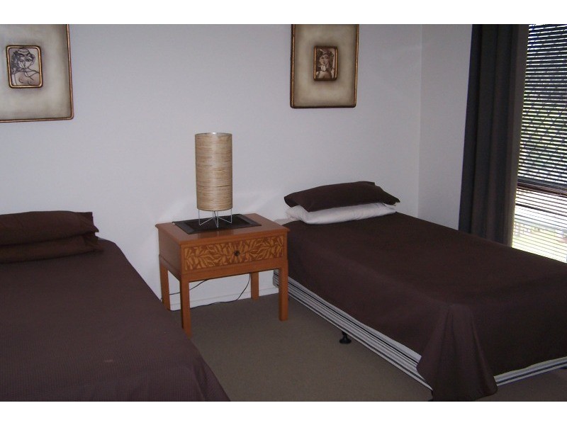 90 Albatross Avenue, Mermaid Beach QLD 4218