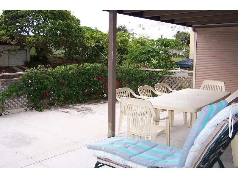 90 Albatross Avenue, Mermaid Beach QLD 4218