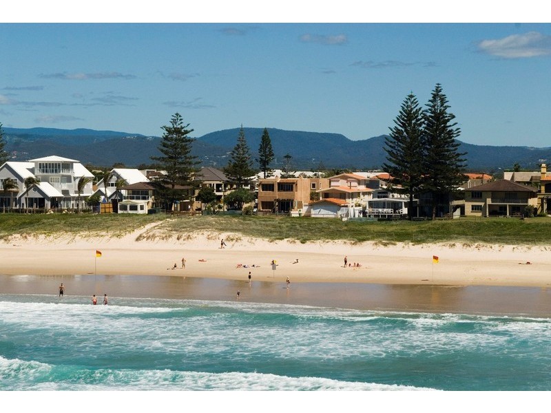 17 Hedges Avenue, Mermaid Beach QLD 4218