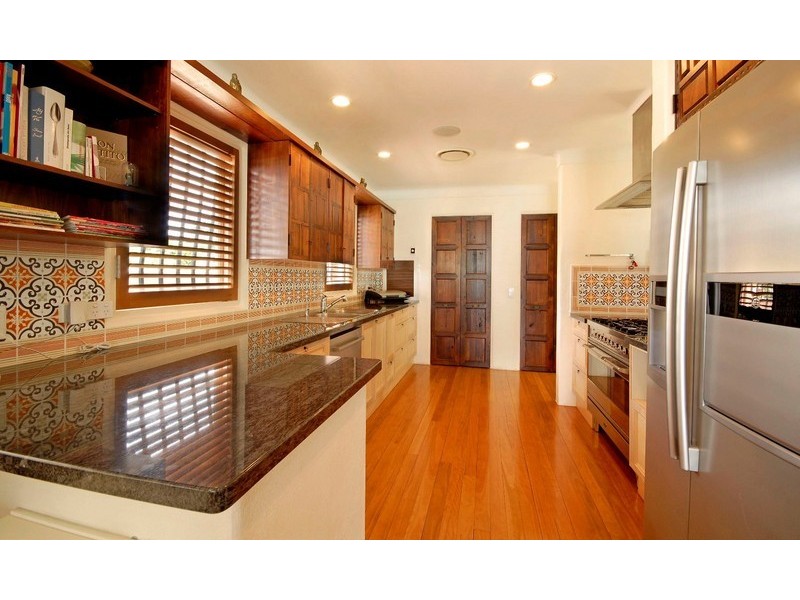 17 Hedges Avenue, Mermaid Beach QLD 4218