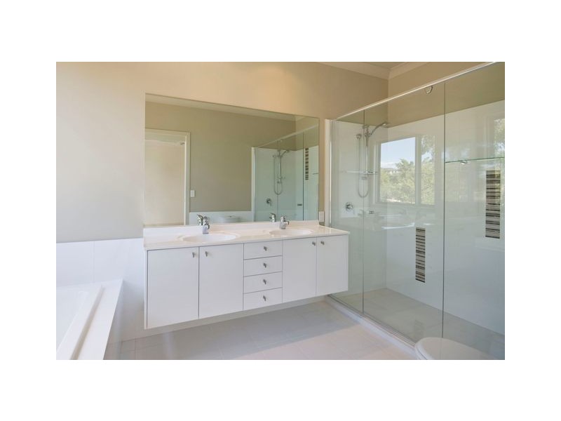 2 Lyra Court “The Gallery”, Robina QLD 4226