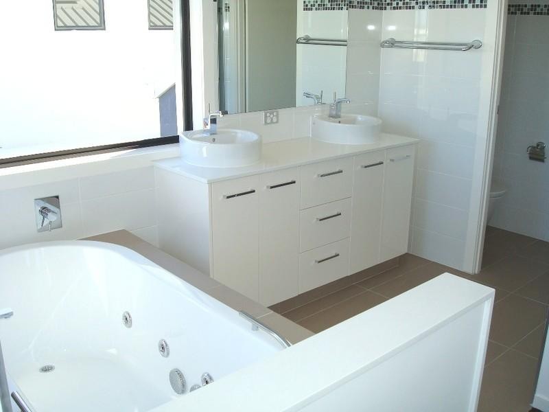 7023B Circa Street, Benowa QLD 4217