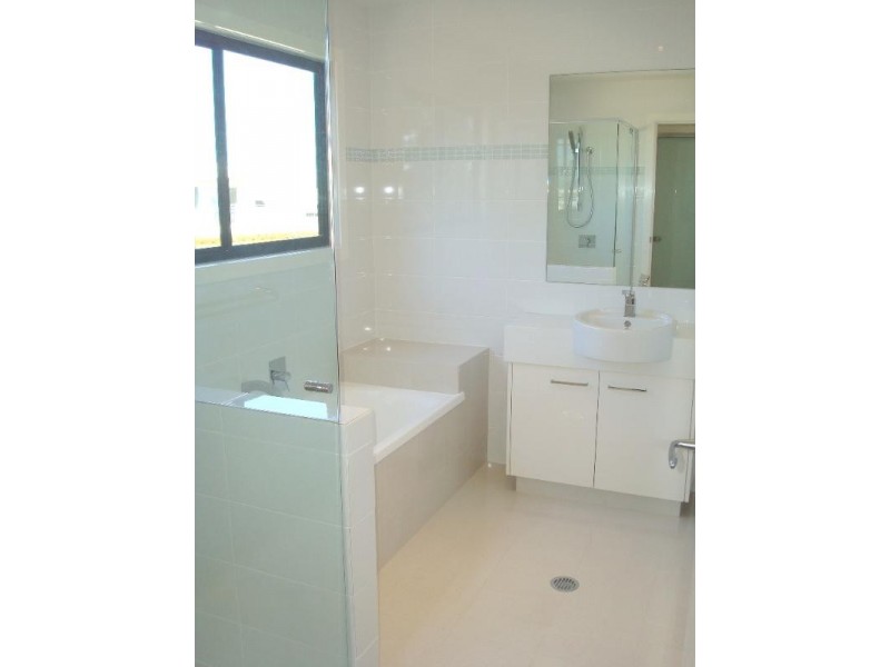 7023B Circa Street, Benowa QLD 4217