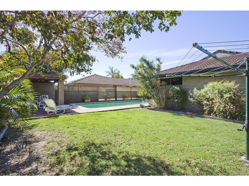 233 Sunshine Boulevard, Mermaid Waters QLD 4218