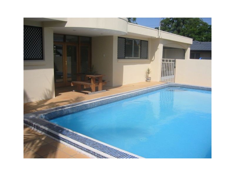 76 Savoy Drive, Broadbeach Waters QLD 4218