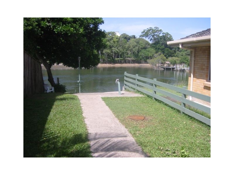 76 Savoy Drive, Broadbeach Waters QLD 4218