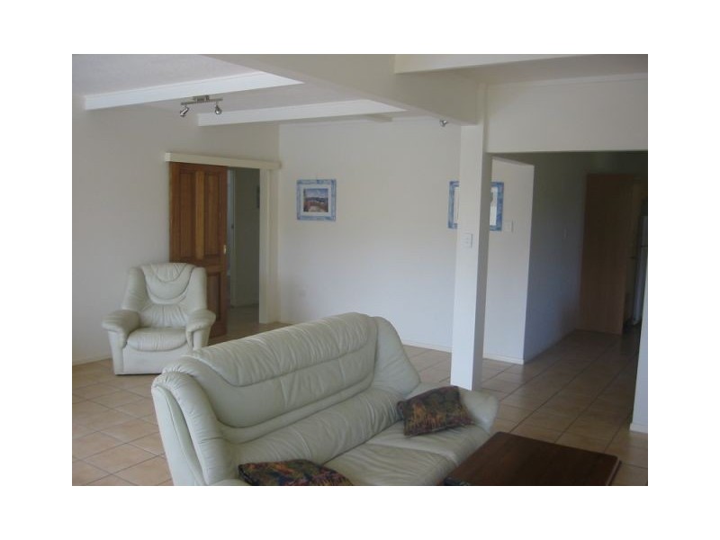 76 Savoy Drive, Broadbeach Waters QLD 4218